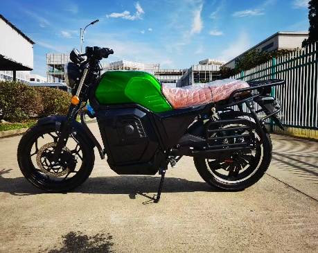 Motocicleta eléctrica verde